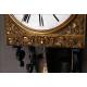 Delicado Reloj de Pared Morez Fabricado en Francia en 1920. Bronce Repujado, Funcionando Bien
