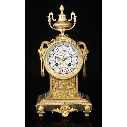 Impresionante Reloj de Sobremesa Antiguo de Bronce y Porcelana. Francia, Siglo XIX