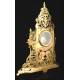 Magnífico y Antiguo Reloj de Sobremesa de Bronce. Francia, Siglo XIX