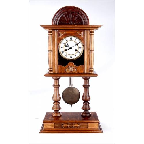 Antiguo Reloj de Sobremesa y Pared en Perfecto Funcionamiento. Alemania, 1900