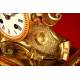 Decorativo Reloj de Sobremesa en Bronce Dorado. Segunda mitad s. XIX.