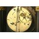 Elegante Reloj de Pórtico Francés en Bronce Dorado, ca. 1860.