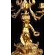 Precioso Conjunto de Reloj con Candelabros en Bronce Dorado. Francia, Siglo XIX