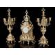 Reloj de Sobremesa con Candelabros de Bronce, Año 1900. Maquinaria Japy Fréres. Funcionando