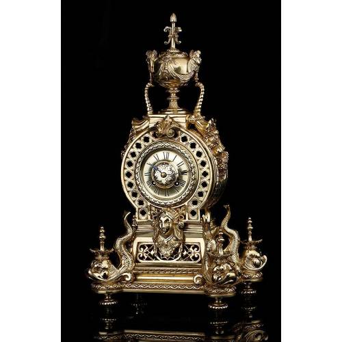 Impresionante Reloj de Bronce de Sobremesa. Maquinaria París de Péndulo. Francia, Siglo XIX