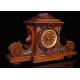 Magnífico Reloj de Sobremesa Tallado a Mano y con Decoración Boulle. Francia, Circa 1890