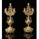 Aristocrático Conjunto de Reloj de Sobremesa y Pareja de Candelabros. Francia, Siglo XIX