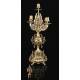 Conjunto de Reloj y Pareja de Candelabros en Bronce Dorado. Francia, S. XIX. Funcionando