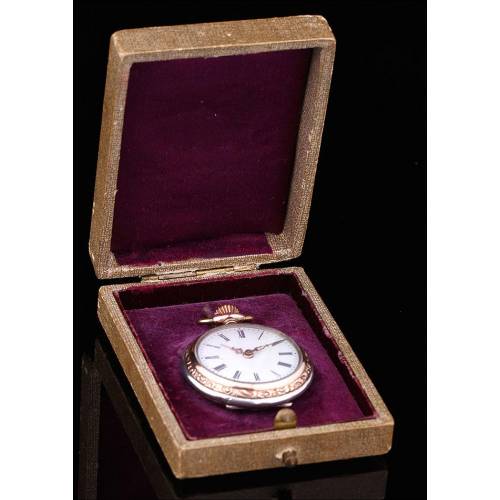 Fantástico Reloj de Señora de Plata Maciza, Tipo Colgante. Alemania, Circa 1900. Con Estuche