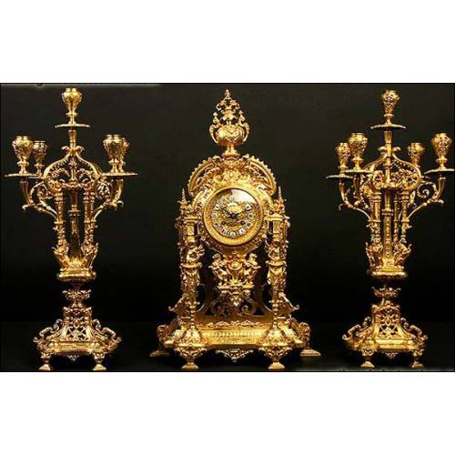 Reloj de sobremesa antiguo + guarnición de candelabros. 1870