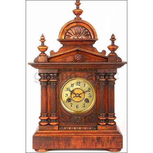 Mantel clock with Junghans chime. Walnut. 1900