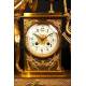 Antiguo reloj francés en bronce dorado. 1850. Alegoría a la música