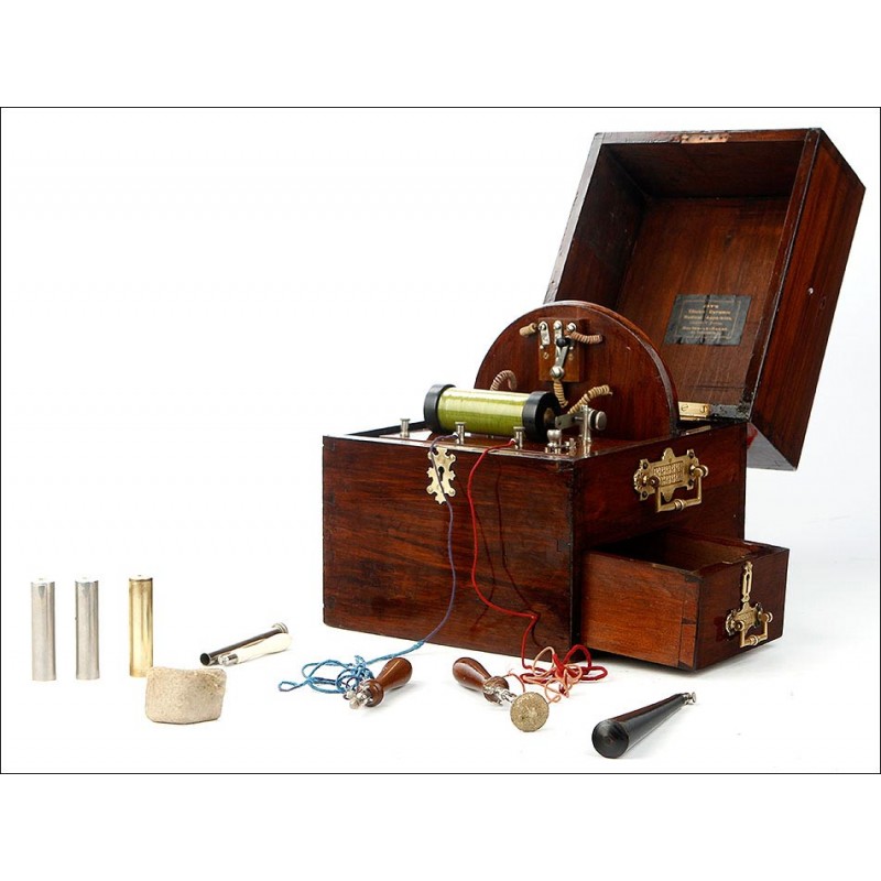 Antique Electromedical Apparatus in Very Good Condition. England, Circa 1900