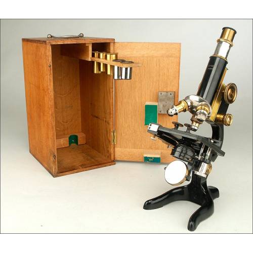 Bello Microscopio Francés Cogit con Sistema de Ajuste Micrométrico. París, Circa 1920
