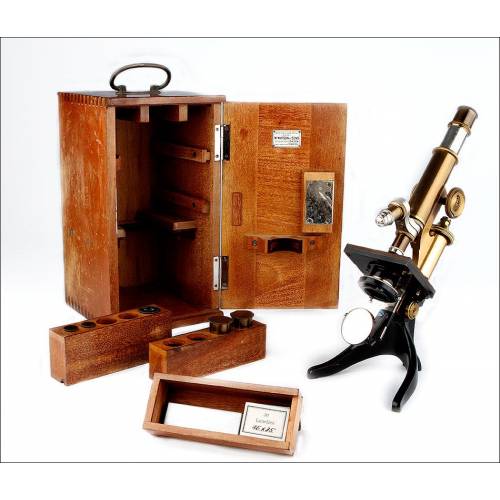 Beautiful Leitz Microscope in good working condition. Germany, 1903