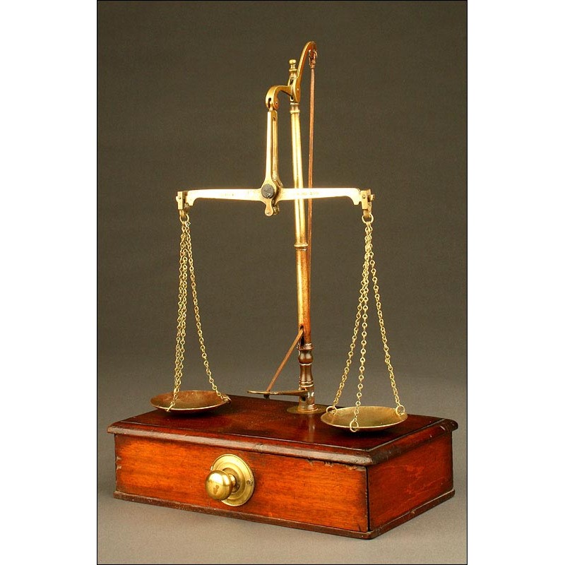 Antique AVERYL Jeweler's or Pharmacist's Balance, ca. 1900.