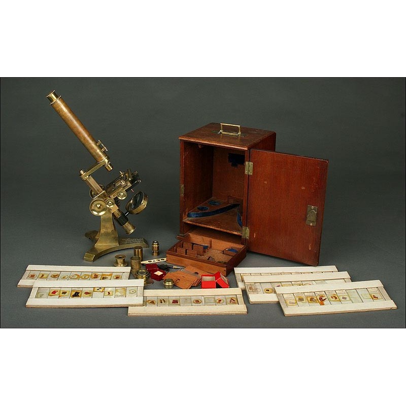 Magnificent English Microscope of 1853. In Mahogany Case with Accessories. Working