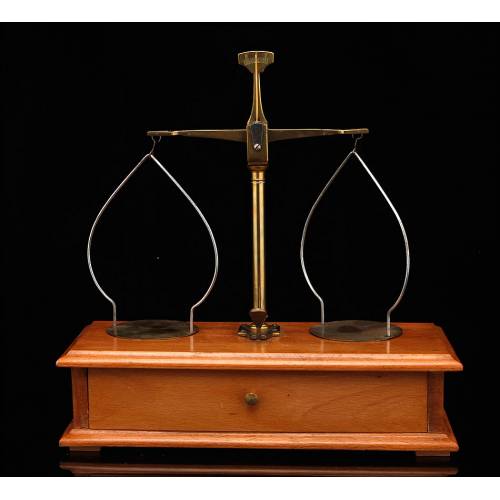 Fine Precision Balance in Gilded Brass and Solid Wood. Spain, 1930's