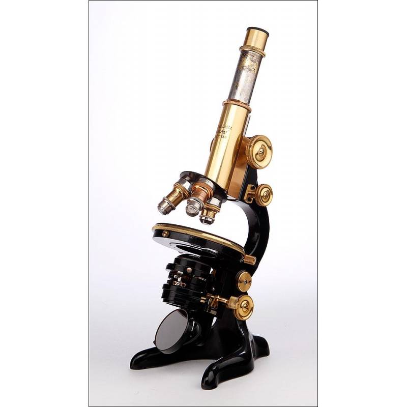 Magnificent E. Leitz Wetzlar Microscope with Case and Magnificent E. Leitz Wetzlar Microscope with Case and