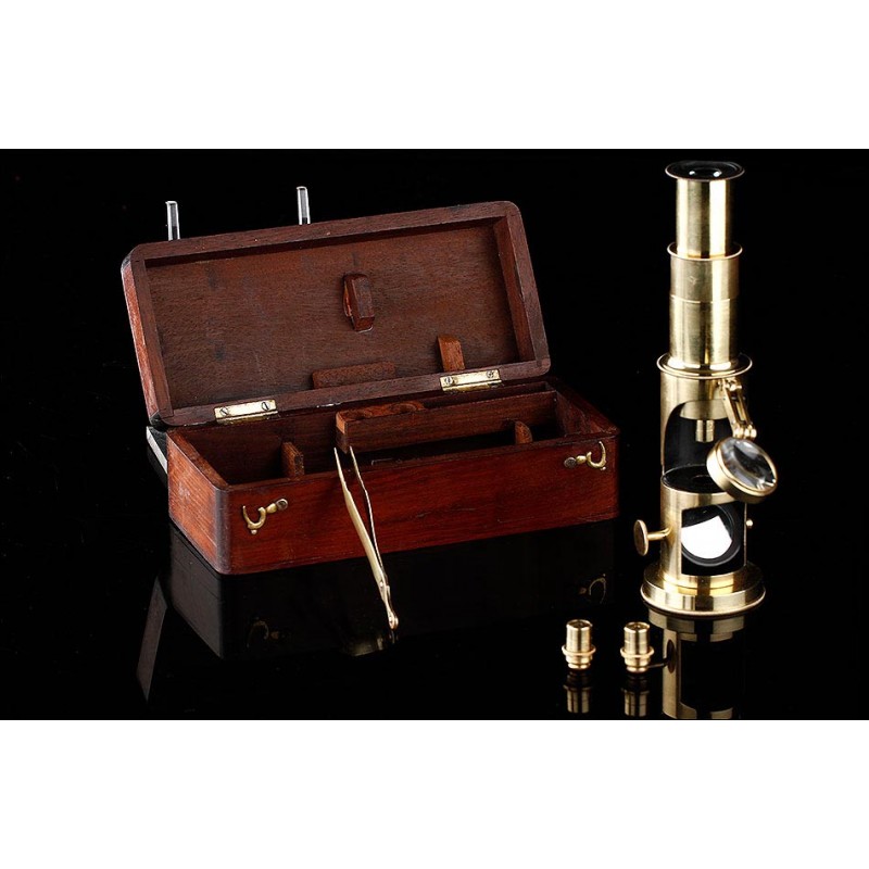 Microscopio de Tambor para Estudiantes del Año 1900. En Excelente Estado y con Estuche Original