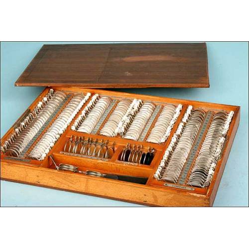 Case with hundreds of ophthalmologist lenses. 1940's