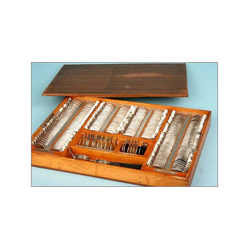 Case with hundreds of ophthalmologist lenses. 1940's