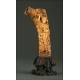 Magnificent Chinese Carving of Kwan Yin Made in Bone, S. XIX.