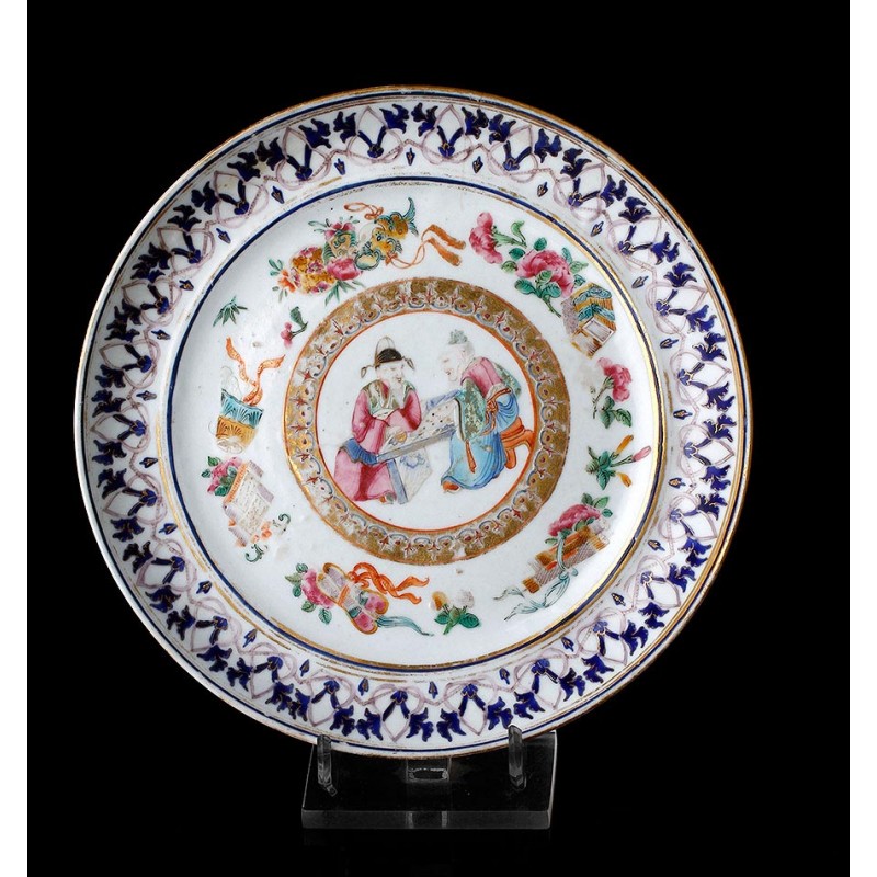 Bellísimo Plato Antiguo de Porcelana Pintado a Mano. China, Siglo XIX