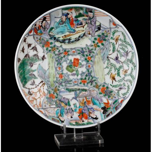 Delicado Plato de Porcelana Familia Rosa Muy Bien Conservado. China, Siglo XIX
