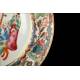 Precioso Plato de Porcelana Familia Rosa, Decorado a Mano. China, Siglo XIX
