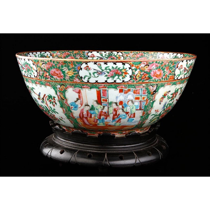 Antique Canton Porcelain Bowl, Green Family. China, 1900