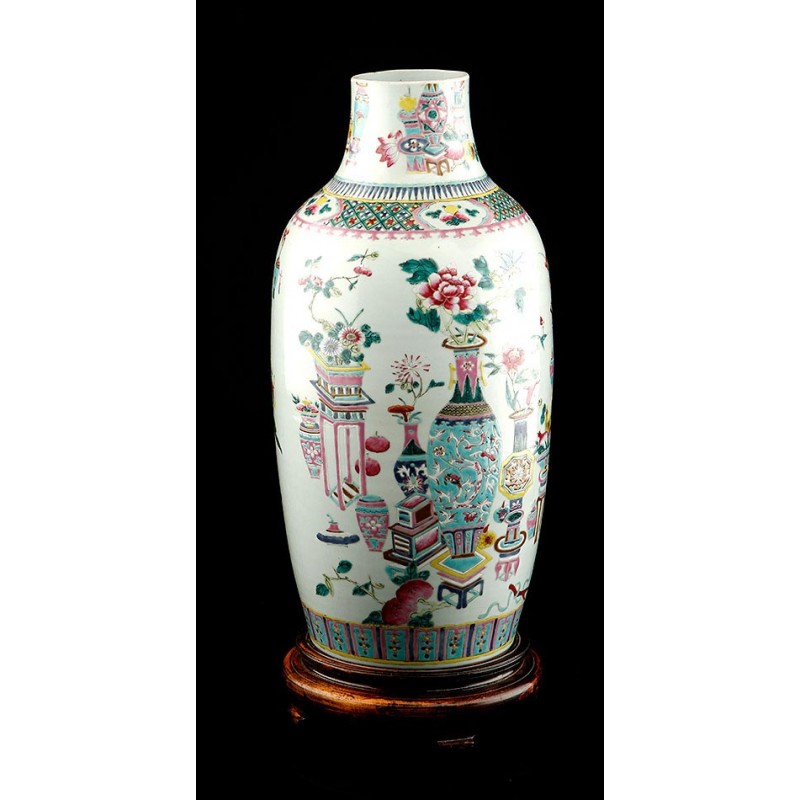 Atractivo Jarrón de Porcelana China Decorada a Mano. China, 1900-1930