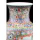 Bello Jarrón de Porcelana China con Decoración Mille Fleur y Marca de Quianlong. 23 cms