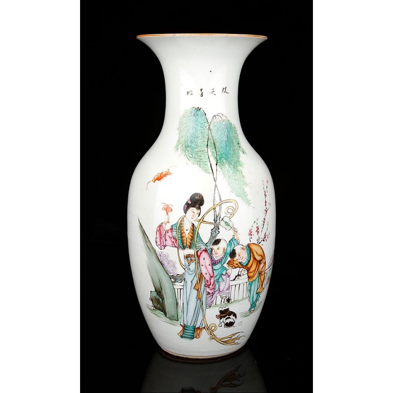 Antique Chinese Hand Painted Porcelain Vase, Circa 1920.