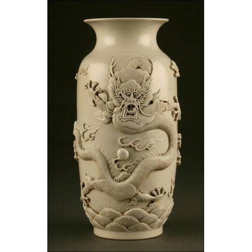 Impressive Chinese White Porcelain Vase. Late XIX Century. Stamp of Wang BingRong