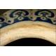 Pieza de porcelana china azul y blanca, S.XX. Lleva marca del período Qianlong. Bien conservada.