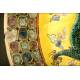 Delicado Chino de Porcelana, Familia Amarilla. Siglo XX. Grabado y Decorado a Mano