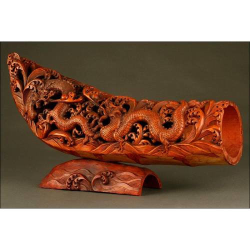Large Chinese Bamboo Root Carving. Mid S. XX. Handmade and well preserved.
