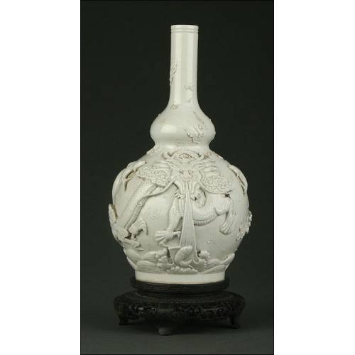 Antique Chinese Wang Bing Rong Porcelain Vase. XIX CENTURY.