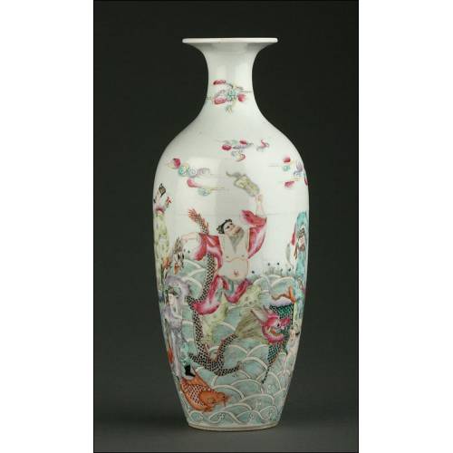 Spectacular 19th Century Chinese Porcelain Vase. Eight Immortals. Well Preserved