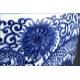 Clásico Jarrón Chino de Porcelana Azul y Blanca, Decorado a Mano. Marca de Kangxi