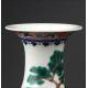 Precioso Jarrón Chino de Porcelana Pintada a Mano con Escena Campestre. Marca de Jiaqing